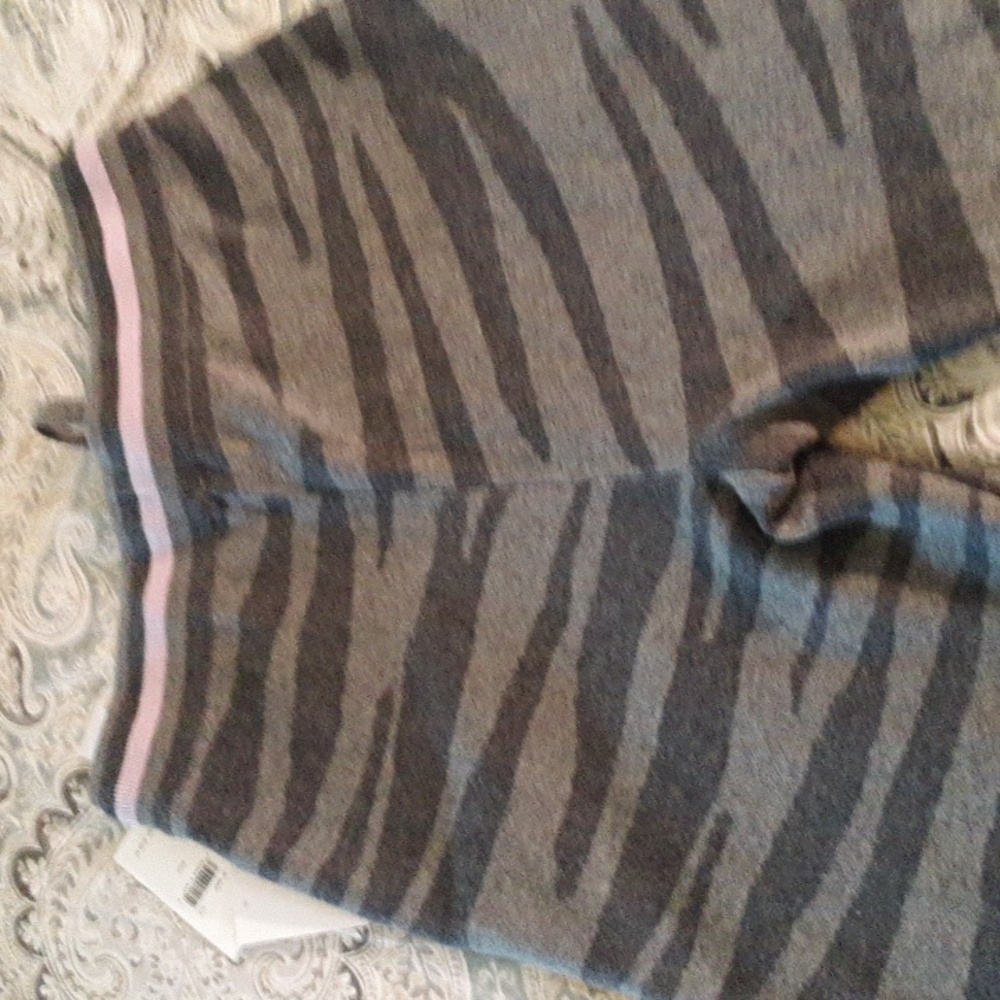 NWT Splendid Gray Zebra Print Pants - Picture 3 of 4